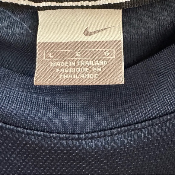 Nike - Men's Long Sleeve Tee in Navy - Picture 7 of 7